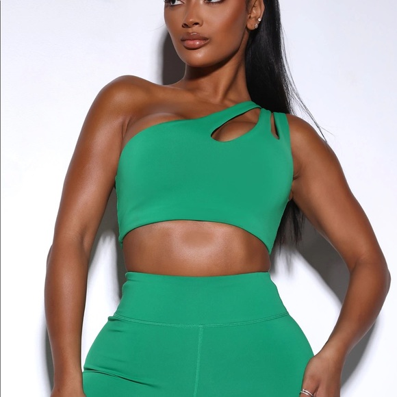 Fashion Nova Sports Bra - Picture 7 of 8